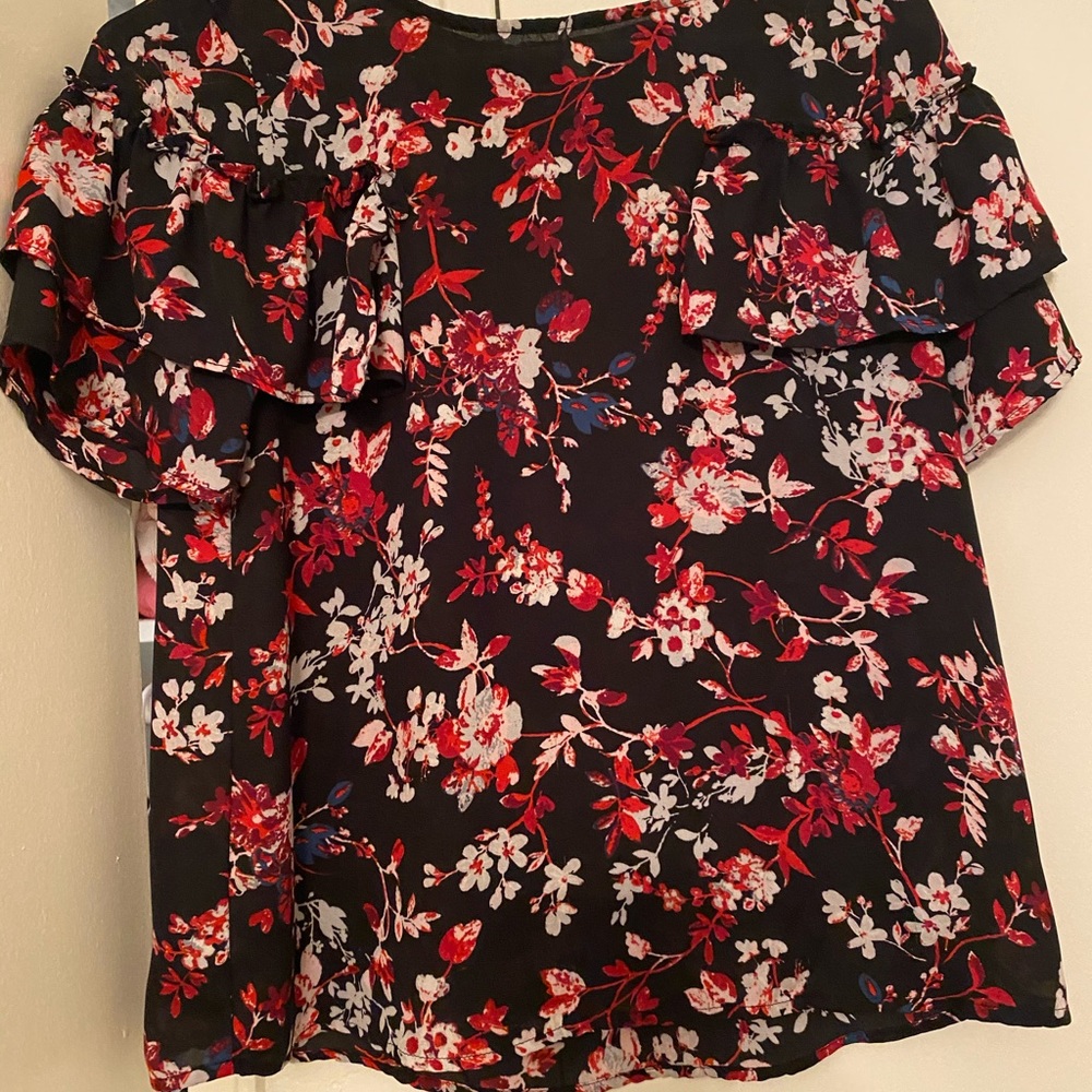 XHILIRATION Black & Red Small Layered Blouse